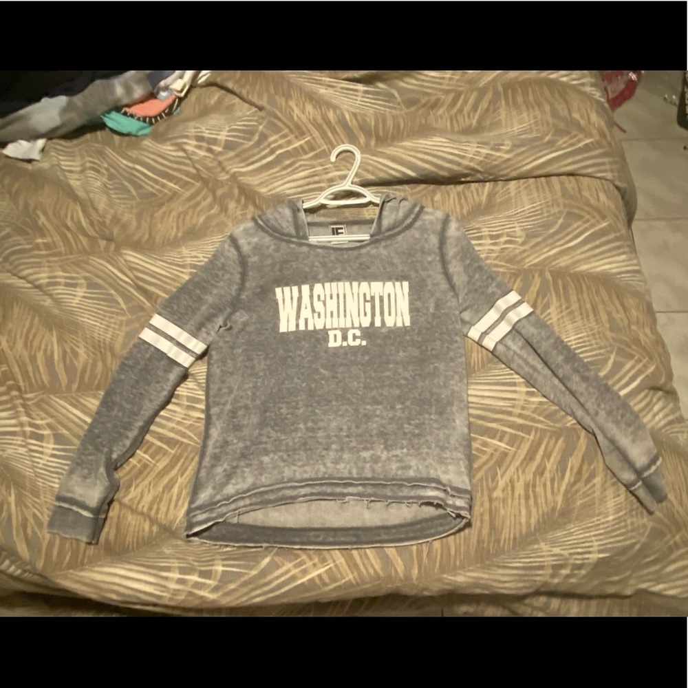 grey sweatshirt